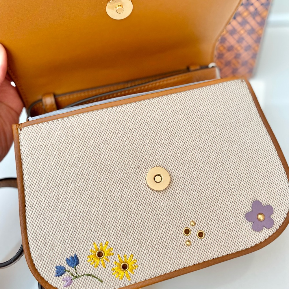 SOLD🌼NEW🌺🌼Tory Burch Britten floral canvas small saddle bag/crossbody - Picture 13 of 16